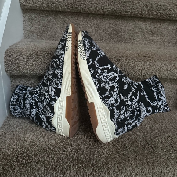 Versace Men’s Black and White Patterned Knit Sock Sneakers - Picture 12 of 12